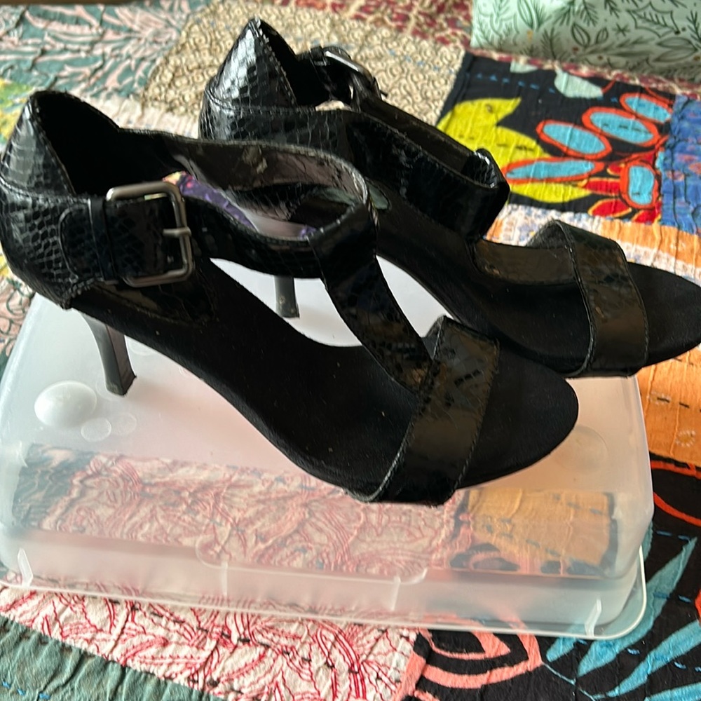 Black Max Studio faux snakeskin straps heels size 8